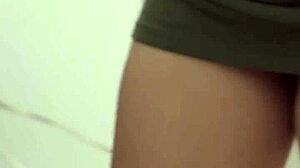 i love showing my pussy and jumping on cock