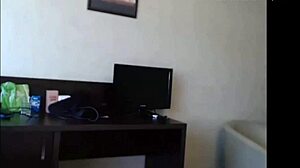 Cam star takes a hardcore pussyfucking on webcam