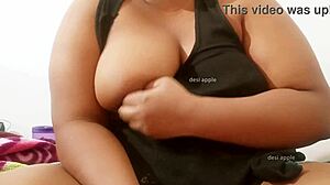 I love seeing this Sri Lankan lady's natural boobs.