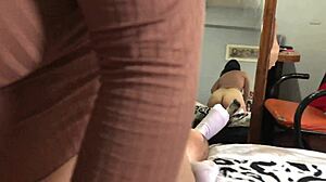 La novia de mi amigo cabalgando en mi pija