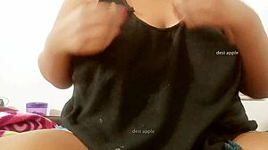 I love seeing this Sri Lankan lady's natural boobs.