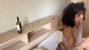 Italian friend calls friend for homemade threesome fun