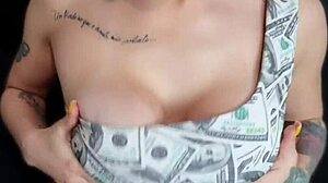 Novinha libera o cu para big dick