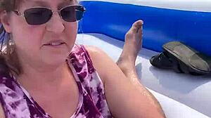 nicebigddd gives outdoor blowjob to milf couple 😍