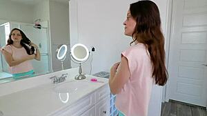 Yo, styvbror, knullar du din unga 18+ systers röv?