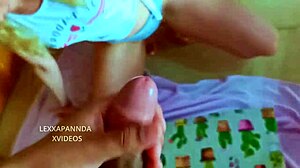 green-eyed stepsister gives amazing blowjob 😍