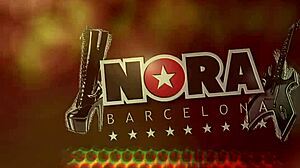 Rena si hrá s dildom