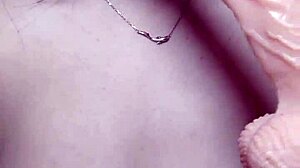 asian milf uses 20cm toy to stretch her tight pussy