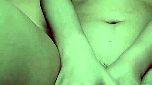 asian milf uses 20cm toy to stretch her tight pussy