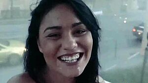 Public Cumswallower Babe Enjoys Giving Brain 😘