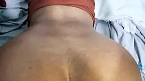 Deliciosa culona colombiana se deja abrir el ano y correr dentro por su hijastro