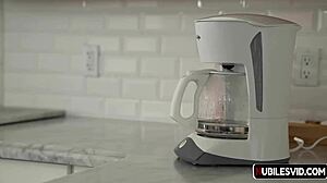 minxx marii demands coffee or some hot copulation in family pies