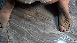 i ordered this custom video of curvy latina pissing on my body with dirty feet fetish