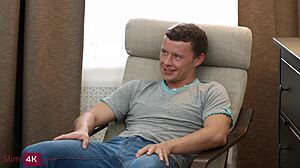 mia kiss, that asian teen with small tits, gets a quickie banging with her shaved pussy 😘