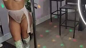 Bruna Ferraz! Look what I did in my lives - complete on Red!