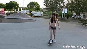 victor bloom with latinas outdoor public