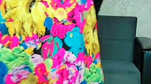 Sarah & Penny team up for a wild double BJ! 😍