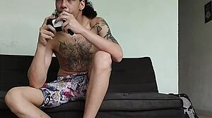 Madrastra Cachonda Se Aprovecha De Hijastro Mientras Que Papi Vuelve?