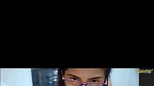 webcam girl 25 showing off on cam