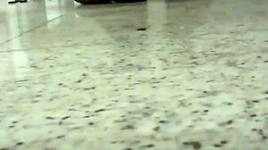 Pegação no banheiro do shopping gay