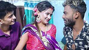 Asli Indian bhabhi pati ke saath sari mein naram sex - Hindi audio