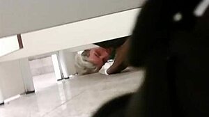 Pegação no banheiro do shopping gay