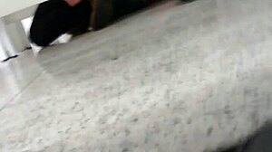 Pegação no banheiro do shopping gay