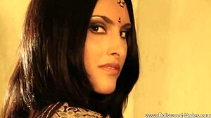 Sensual Indian Milf Dances Seductively Alone