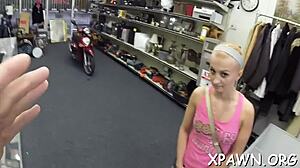 Good Looking Doxy Lusts Over Dick In Amateur Video