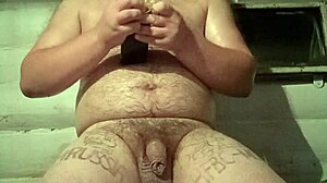 Check out how I used Samsung Galaxy Fold to fuck with fat white ass, stuck smartphone in anal 😏