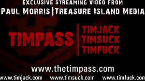 Rozkošný medvídek dostává vyždímanou dávku