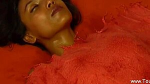 Relaxing Pussy Massage with Oiled Lover!