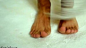 i love worshiping the huge feet of this sexy gay man in high definition fetish video