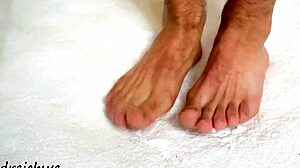 i love worshiping the huge feet of this sexy gay man in high definition fetish video