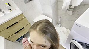 Abang Tiri Aku Bengkokkan Aku dan Kongkek Aku Keras di Tandas Sementara Ibu Bapa Pergi. Creampie Kote Besar Rasa Liar Sangat