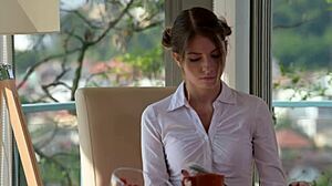 Rebecca Volpetti checks plumber's huge pipe, wow! 😲