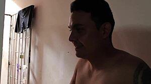 Moje nevlastní sestry se sprchují, tak se připojím k pářícímu latinskému POV sexu!