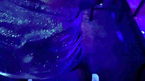 Marido fez amizade no funk e me dividiu no motel com o novo amigo 😏