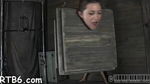 Couple Seduces Babe For Hardcore Blowjob And Facial 😏