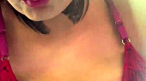 Can you believe this woman got so turned on working out at the gym in public?