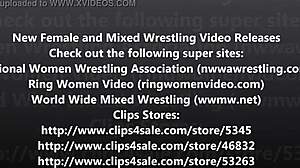 Nieuwe vrouwelijke worstelvideo met intens facesitting.