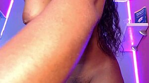 Latina solo webcam with dildo on August 1, 2020?