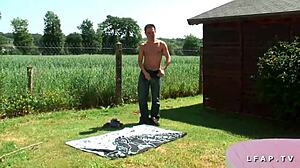 Mature Française met Kleine Tieten Krijgt Anaal en Gefist Voor Cumshot!