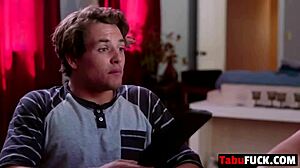 Tyler Nixon kongkek MILF doggy