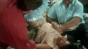 Wow, guarda questa sexy azione anale vintage... così calda! 🔥