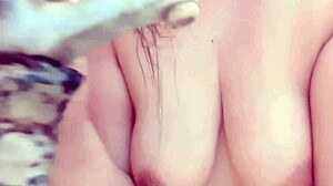 Que rica Colombiana, hijastra culona, te masturbas en el baño?