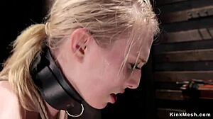 Wow! Masochistische blonde Sklavin erträgt hartes Dungeon-Training!