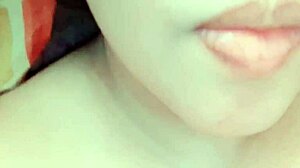 Que rica Colombiana, hijastra culona, te masturbas en el baño?