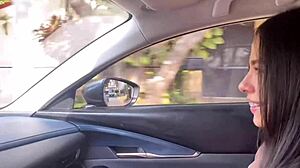 PEQUEÑA JOVEN COLOMBIANA FOLLADA POR CONDUCTOR MAMADA PROFUNDA ROMPIENDO COÑO ESTRECHO ME PIDE CREMA