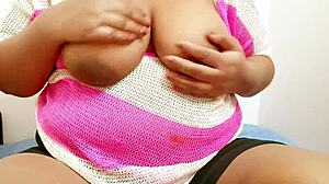 Sexy Amateur Babe with Big Tits Poses